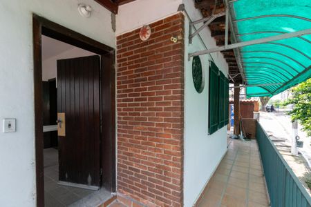 Casa à venda com 223m², 3 quartos e 2 vagasEntrada