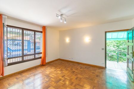 Casa à venda com 223m², 3 quartos e 2 vagasSala