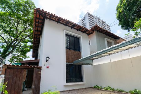 Casa à venda com 223m², 3 quartos e 2 vagasFachada
