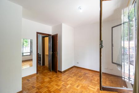 Casa à venda com 223m², 3 quartos e 2 vagasSuíte