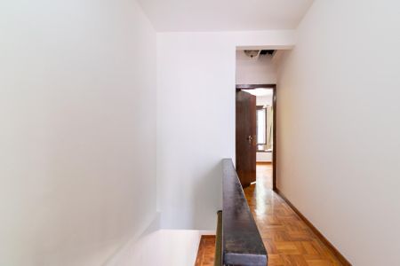 Casa à venda com 223m², 3 quartos e 2 vagasCorredor