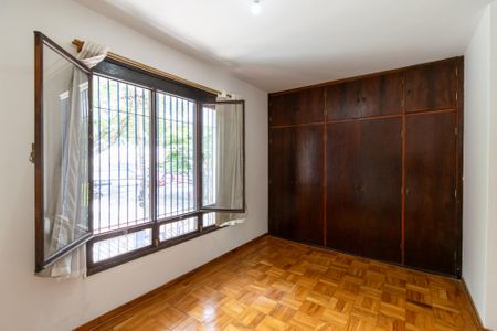 Casa à venda com 223m², 3 quartos e 2 vagasSuíte