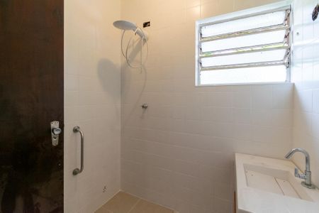 Casa à venda com 223m², 3 quartos e 2 vagasBanheiro da Suíte