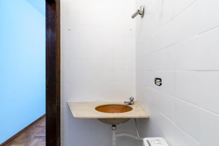 Casa à venda com 223m², 3 quartos e 2 vagasBanheiro Social