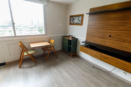 Sala de apartamento para alugar com 1 quarto, 50m² em Vila Tramontano, São Paulo