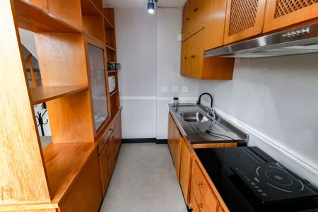 Apartamento para alugar com 50m², 1 quarto e 1 vaga Apartamento para alugar com 50m², 1 quarto e 1 vagaCozinha - Armários