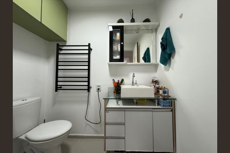 Apartamento à venda com 40m², 1 quarto e 1 vaga Apartamento à venda com 40m², 1 quarto e 1 vagaBanheiro social