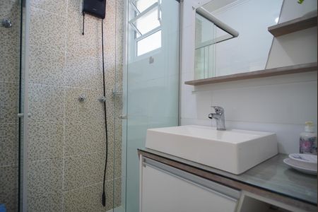 Banheiro de apartamento para alugar com 1 quarto, 40m² em Petrópolis, Porto Alegre