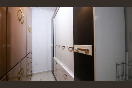 Apartamento para alugar com 85m², 2 quartos e 1 vaga Apartamento para alugar com 85m², 2 quartos e 1 vagaCloset da suíte 2