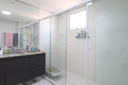 Apartamento à venda com 187m², 3 quartos e 3 vagasBanheiro da Suíte 1