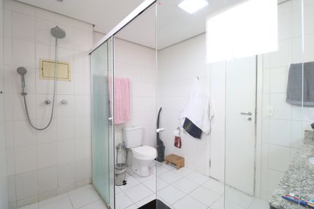 Apartamento à venda com 187m², 3 quartos e 3 vagasBanheiro da Suíte 1