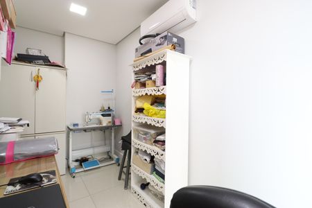 Apartamento à venda com 187m², 3 quartos e 3 vagasEscritório