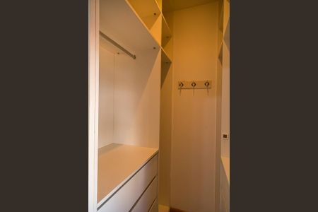 Apartamento para alugar com 79m², 2 quartos e 2 vagasSuíte - Closet