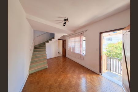 Sala de casa para alugar com 2 quartos, 130m² em Água Fria, São Paulo