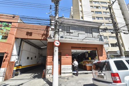 Casa à venda com 285m², 3 quartos e sem vaga Casa à venda com 285m², 3 quartos e sem vagaFachada