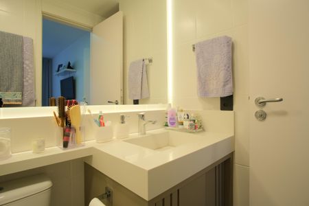Apartamento à venda com 68m², 2 quartos e 1 vagaBanheiro da Suíte