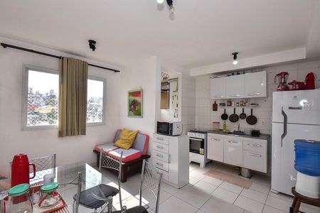 Sala de apartamento para alugar com 2 quartos, 45m² em Jardim Novo Taboão, São Paulo