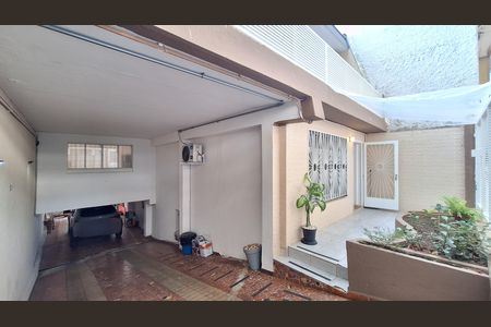 Garagem de casa à venda com 5 quartos, 400m² em Vila Anglo Brasileira, São Paulo