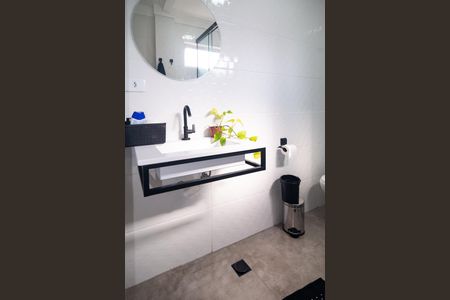 Banheiro de apartamento para alugar com 1 quarto, 45m² em Bela Vista, São Paulo