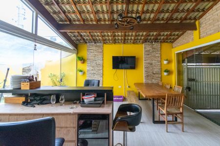 Casa à venda com 167m², 3 quartos e 2 vagas Casa à venda com 167m², 3 quartos e 2 vagasChurrasqueira