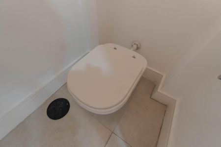 Apartamento à venda com 194m², 5 quartos e 2 vagas Apartamento à venda com 194m², 5 quartos e 2 vagasLavabo