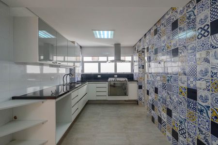 Apartamento à venda com 194m², 5 quartos e 2 vagas Apartamento à venda com 194m², 5 quartos e 2 vagasCozinha