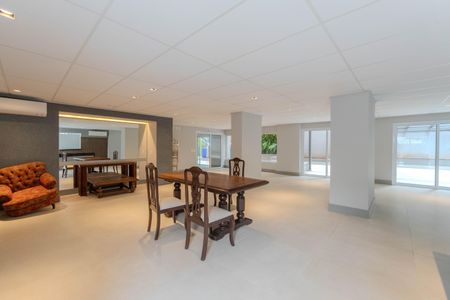 Apartamento à venda com 194m², 5 quartos e 2 vagas Apartamento à venda com 194m², 5 quartos e 2 vagasÁrea comum - Salão de festas