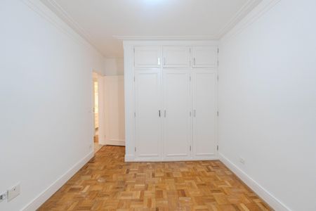 Apartamento à venda com 194m², 5 quartos e 2 vagas Apartamento à venda com 194m², 5 quartos e 2 vagasQuarto 3