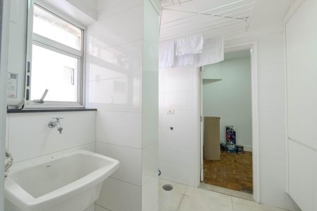 Apartamento à venda com 194m², 5 quartos e 2 vagas Apartamento à venda com 194m², 5 quartos e 2 vagasÁrea de Serviço