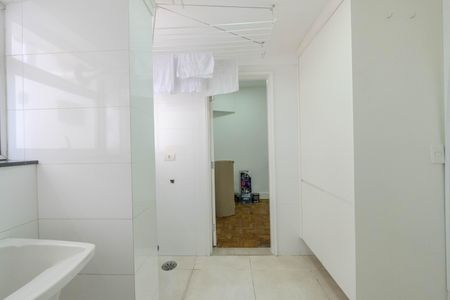 Apartamento à venda com 194m², 5 quartos e 2 vagas Apartamento à venda com 194m², 5 quartos e 2 vagasÁrea de Serviço