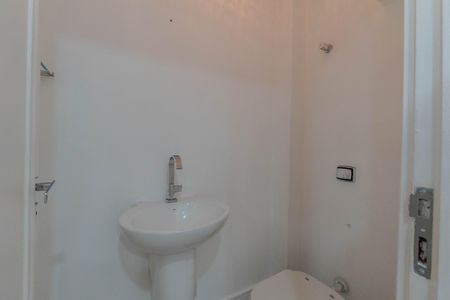 Apartamento à venda com 194m², 5 quartos e 2 vagas Apartamento à venda com 194m², 5 quartos e 2 vagasLavabo