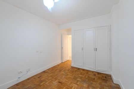 Apartamento à venda com 194m², 5 quartos e 2 vagas Apartamento à venda com 194m², 5 quartos e 2 vagasQuarto 1