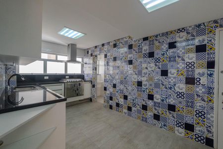 Apartamento à venda com 194m², 5 quartos e 2 vagas Apartamento à venda com 194m², 5 quartos e 2 vagasCozinha