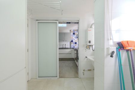Apartamento à venda com 194m², 5 quartos e 2 vagas Apartamento à venda com 194m², 5 quartos e 2 vagasÁrea de Serviço