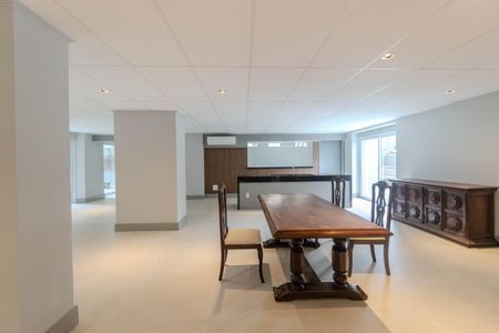 Apartamento à venda com 194m², 5 quartos e 2 vagas Apartamento à venda com 194m², 5 quartos e 2 vagasÁrea comum - Salão de festas