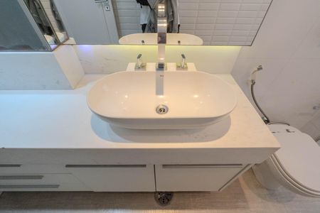 Apartamento à venda com 194m², 5 quartos e 2 vagas Apartamento à venda com 194m², 5 quartos e 2 vagasBanheiro da Suíte 1