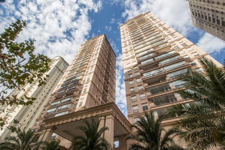 Apartamento para alugar com 105m², 3 quartos e 3 vagasFachada