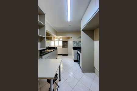 Apartamento à venda com 118m², 3 quartos e 2 vagas Apartamento à venda com 118m², 3 quartos e 2 vagasCozinha