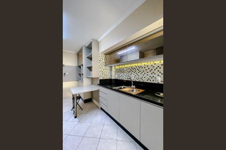 Apartamento à venda com 118m², 3 quartos e 2 vagas Apartamento à venda com 118m², 3 quartos e 2 vagasCozinha