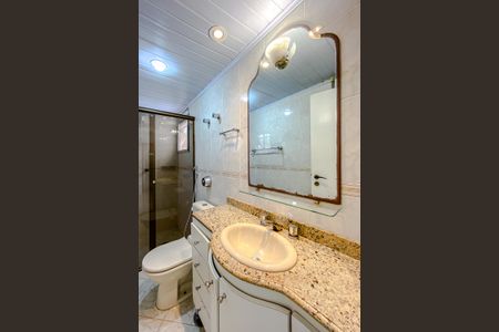 Apartamento à venda com 118m², 3 quartos e 2 vagas Apartamento à venda com 118m², 3 quartos e 2 vagasBanheiro Social