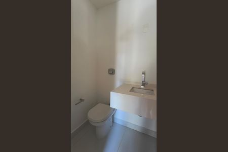 Lavabo de casa de condomínio para alugar com 4 quartos, 350m² em Barra da Tijuca, Rio de Janeiro