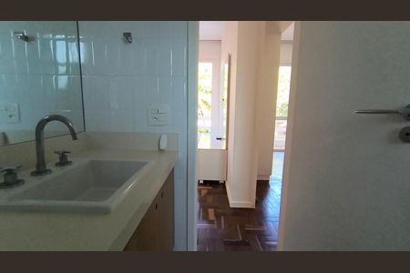 Casa de condomínio para alugar com 350m², 4 quartos e 2 vagas Casa de condomínio para alugar com 350m², 4 quartos e 2 vagasBanheiro