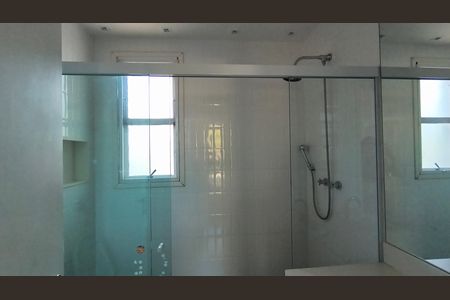 Casa de condomínio para alugar com 350m², 4 quartos e 2 vagas Casa de condomínio para alugar com 350m², 4 quartos e 2 vagasBanheiro
