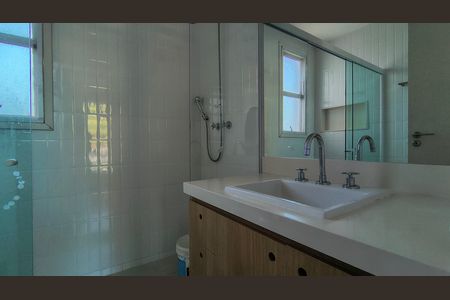 Casa de condomínio para alugar com 350m², 4 quartos e 2 vagas Casa de condomínio para alugar com 350m², 4 quartos e 2 vagasBanheiro