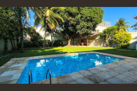 Área externa de casa de condomínio para alugar com 4 quartos, 350m² em Barra da Tijuca, Rio de Janeiro