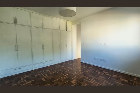 Casa de condomínio para alugar com 350m², 4 quartos e 2 vagas Casa de condomínio para alugar com 350m², 4 quartos e 2 vagasSuíte