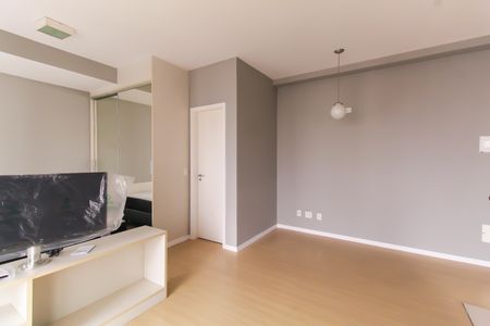 Sala de apartamento para alugar com 1 quarto, 40m² em Vila Regente Feijó, São Paulo