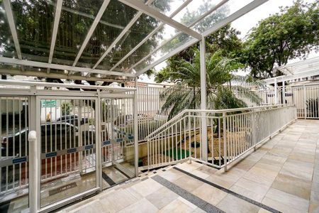 Apartamento à venda com 98m², 3 quartos e 2 vagas Apartamento à venda com 98m², 3 quartos e 2 vagasÁrea Comum - Entrada