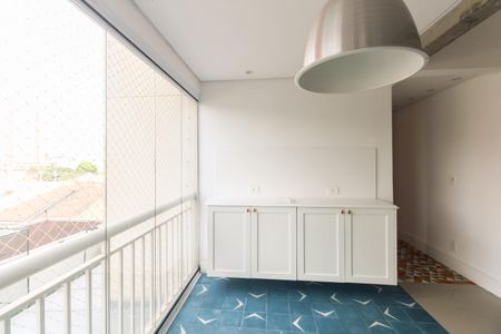 Apartamento à venda com 98m², 3 quartos e 2 vagas Apartamento à venda com 98m², 3 quartos e 2 vagasVaranda