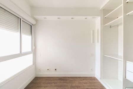 Apartamento à venda com 98m², 3 quartos e 2 vagas Apartamento à venda com 98m², 3 quartos e 2 vagasSuíte